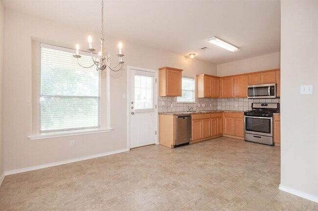 Foto del edificio - 516 Sweet Leaf Ln