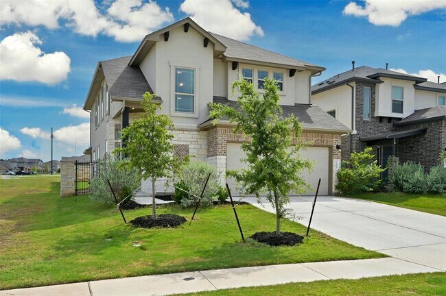 Building Photo - 105 Munk Ln