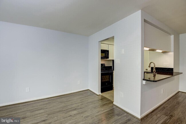 Foto del edificio - 10050 Hellingly Pl