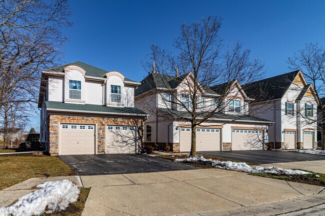 Foto del edificio - 2165 Shadow Creek Ct