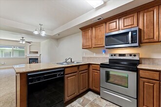Building Photo - 9993 W Rosecroft Ct