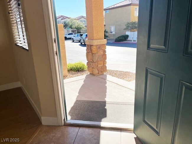 Foto del edificio - 7078 Glacier River Ave