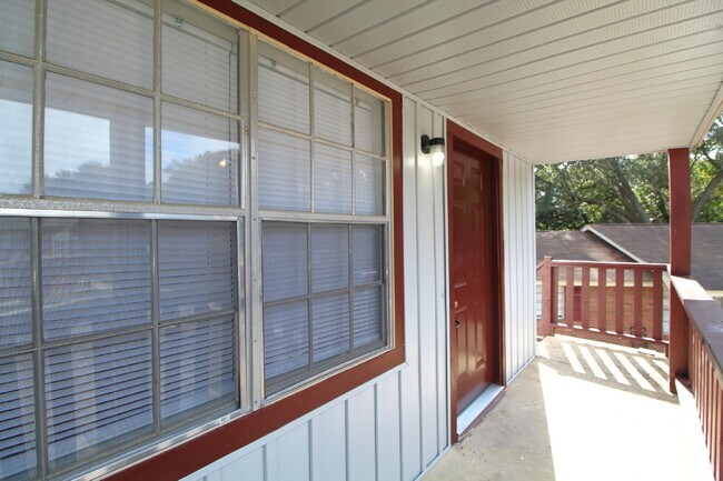Foto del edificio - Move-In Ready 1BR/1BA Apartment in NE Pensacola – Close to UWF and West Florida Hospital