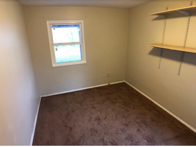 Building Photo - 3529 Outlook Dr