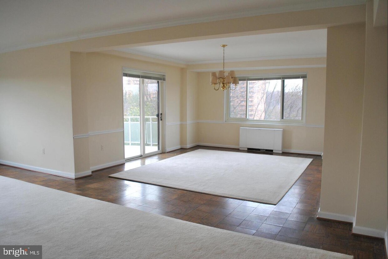 Primary Photo - 4201 Cathedral Ave NW