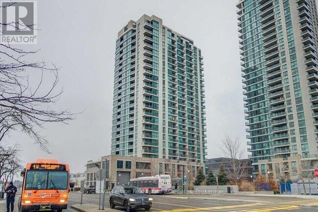 Photo du bâtiment - 205 Sherway Gardens Rd