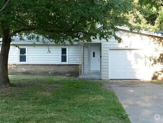 Building Photo - 202 S Burton Ave