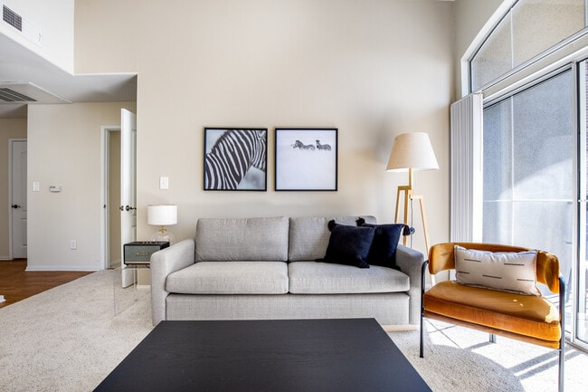 Building Photo - 2225 S Beverly Glen Blvd