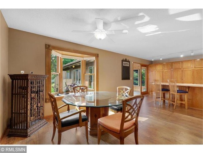 Building Photo - 3001 Camelot Dr