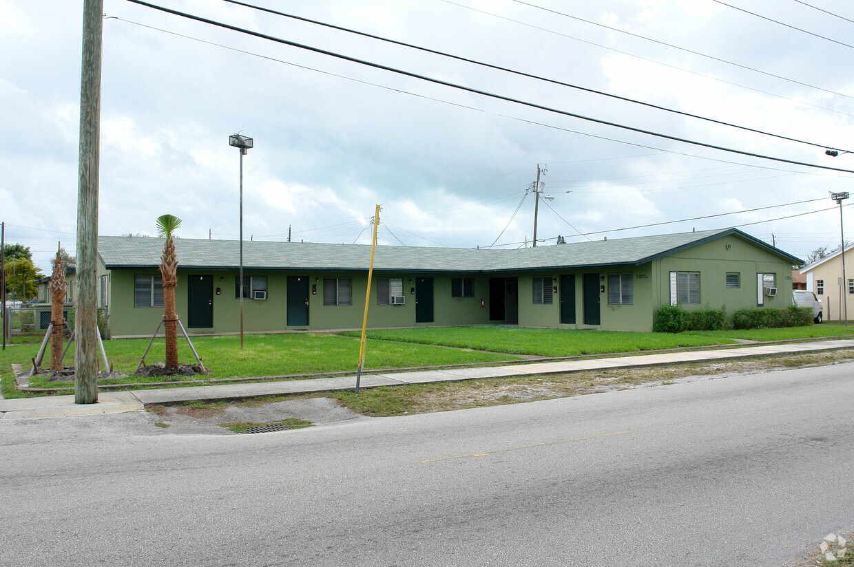 Primary Photo - 2258 Farragut St