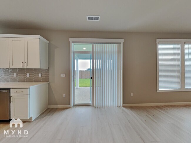 Foto del edificio - 8743 N 1st St