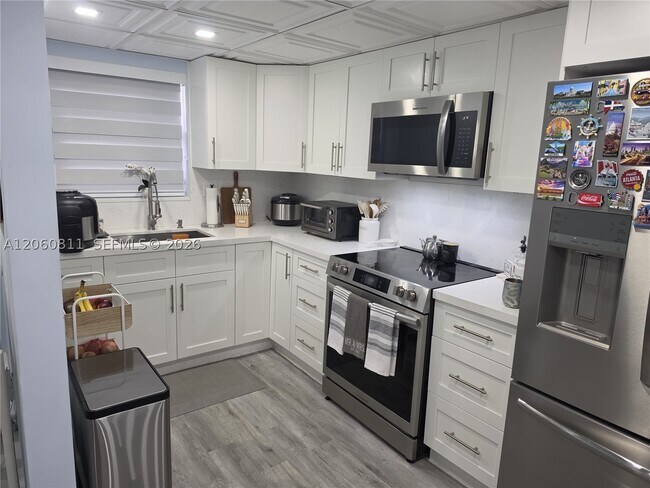 Foto del edificio - 220 NW 87th Ave