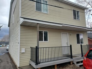 Building Photo - 121 S 2nd W