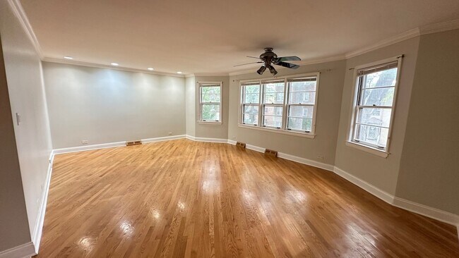 Foto del edificio - 5717 N St Louis Ave