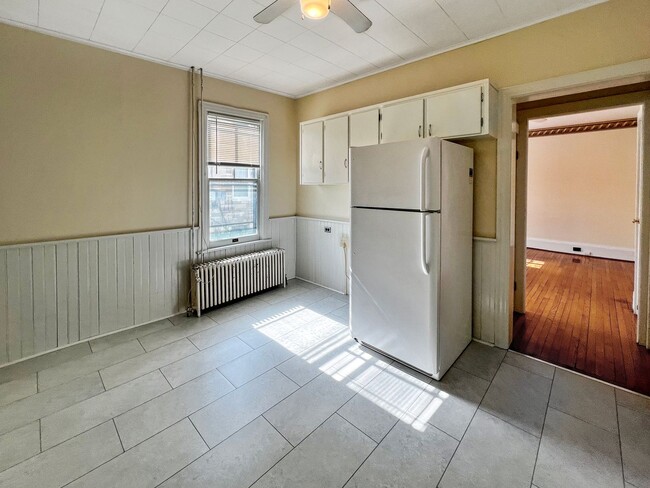 Foto del edificio - 411-413 Jordan Ave