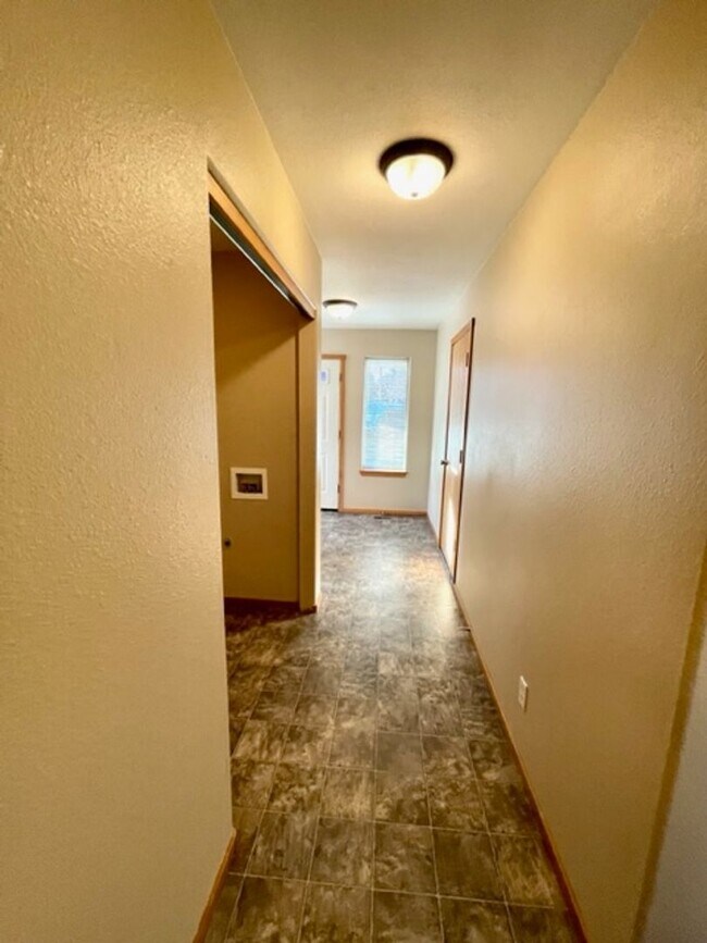 Building Photo - 61385 Sally Ln