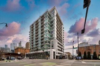 Building Photo - 50 E 16th St