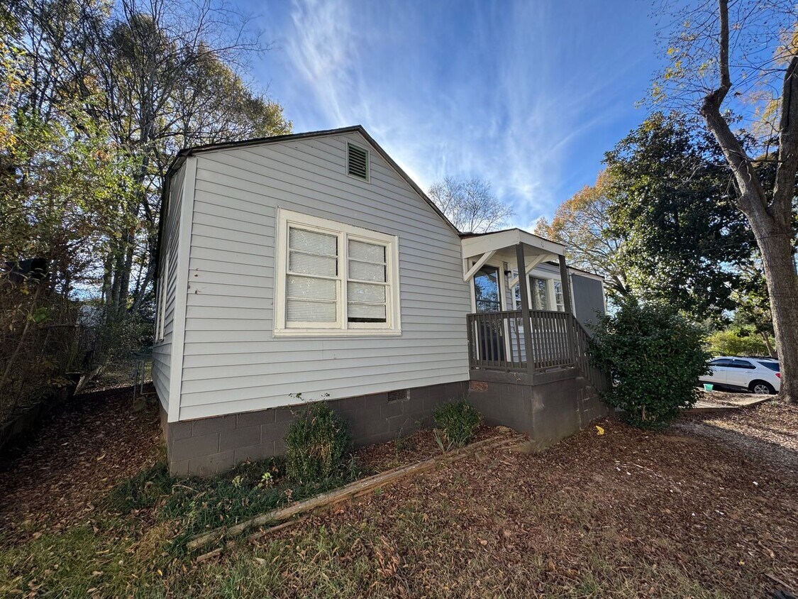 Foto principal - 2/1 House in East Rome with bonus room- $995