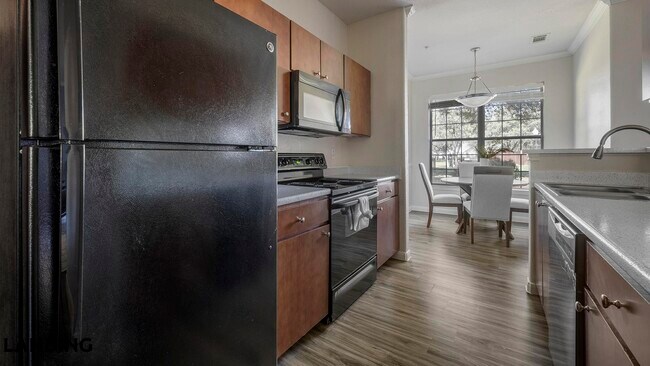 Foto del edificio - 1215 W Slaughter Ln