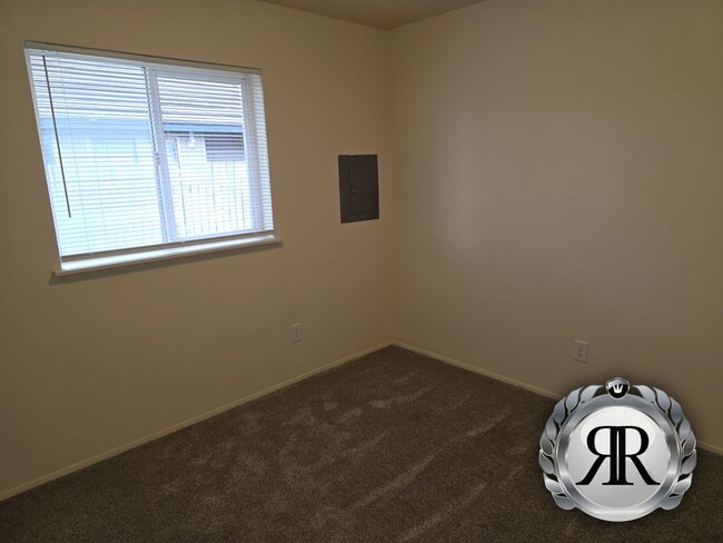 Foto del edificio - 2 bedroom, 1 bath, 1 Car Garage