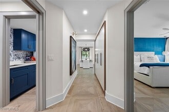 Building Photo - 392 7th Ave S