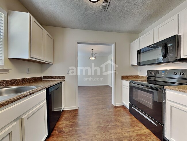 Building Photo - 500 Pawley Dr