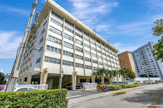 Foto del edificio - 111 Golden Isles Dr
