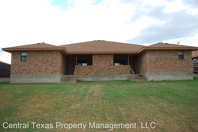 Foto del edificio - 910 Rebecca Ln