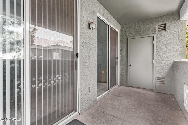 Building Photo - 2929 W Yorkshire Dr