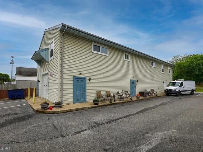 Building Photo - 1500 Wilson Ave