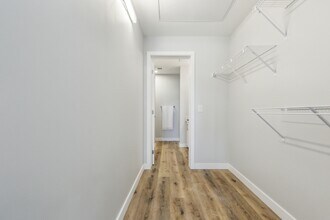 Building Photo - Evoke