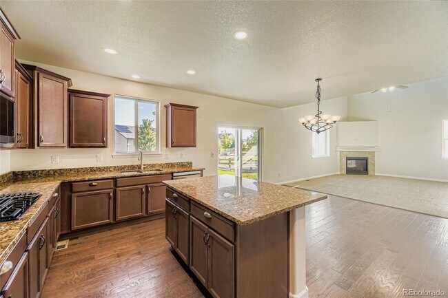 Foto del edificio - Spacious Spring Valley Stunner – Move-In R...