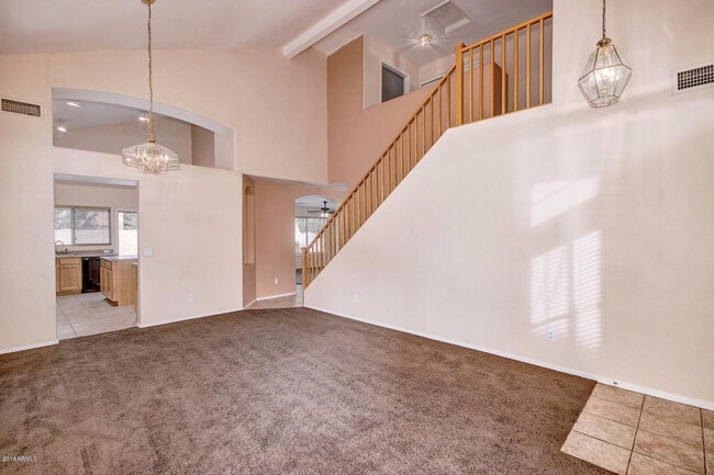 Foto del edificio - 886 W Bruce Ave