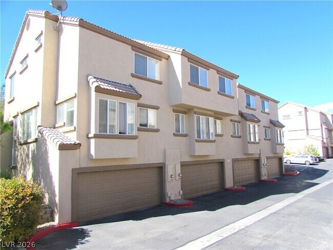 Foto del edificio - 8404 Tiger Woods Ave