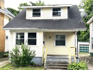 Building Photo - 651 W 5th St