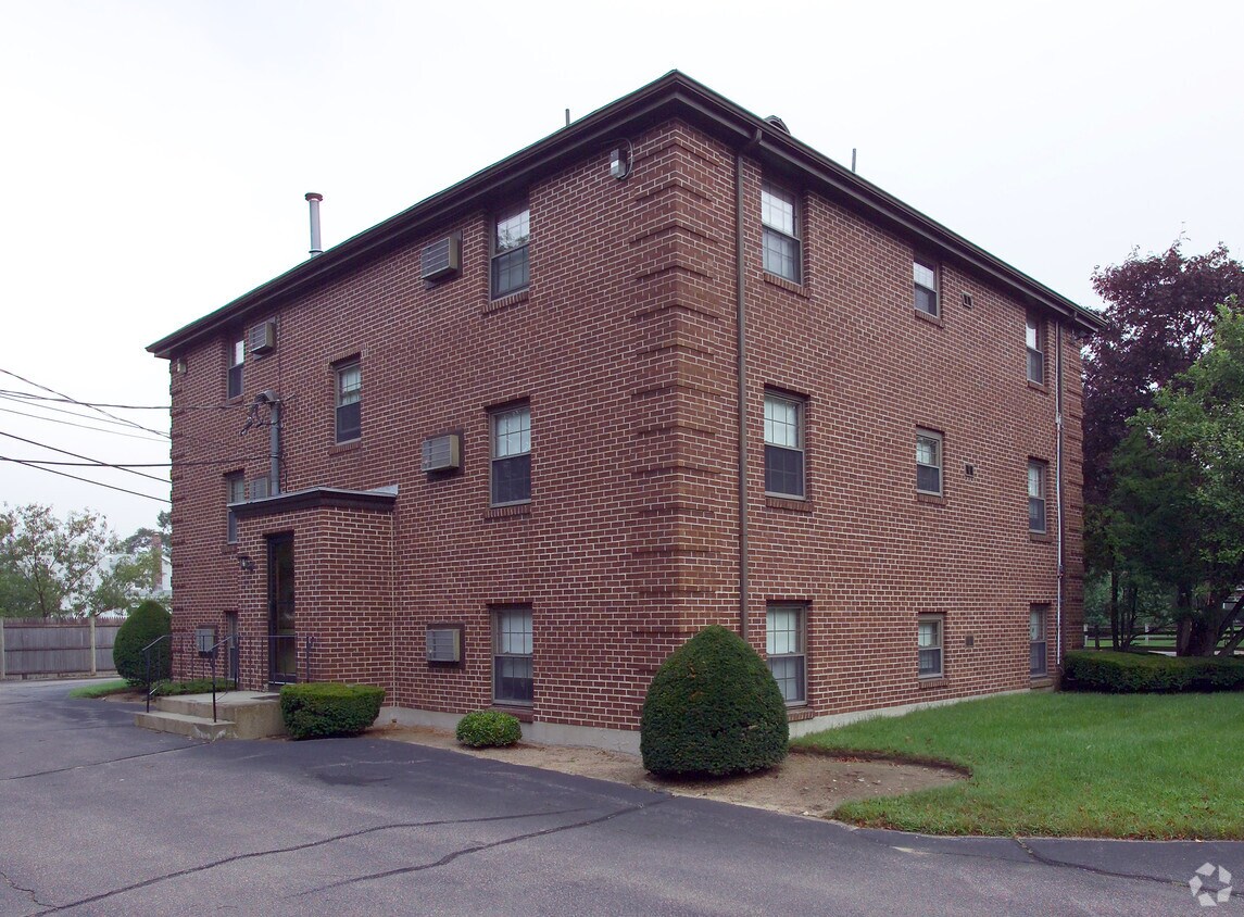 31 Townsend St, Abington, MA 02351 Apartments in Abington, MA