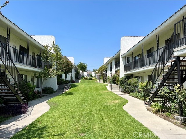 Building Photo - 755 E Date St