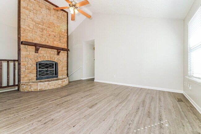 Building Photo - 1825 W Ferrel Dr