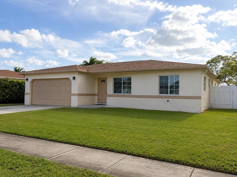 Photo - 21441 Crozier Avenue