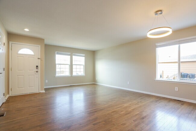Building Photo - 5390 S Riviera Ln