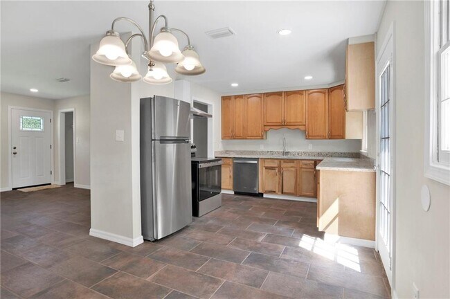 Building Photo - 6451 Larkspur Dr
