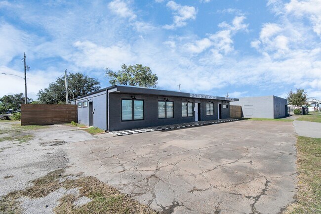 Foto del edificio - 11605 W Hardy Rd