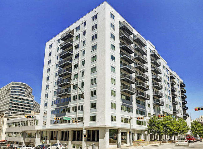 Building Photo - 800 Brazos St