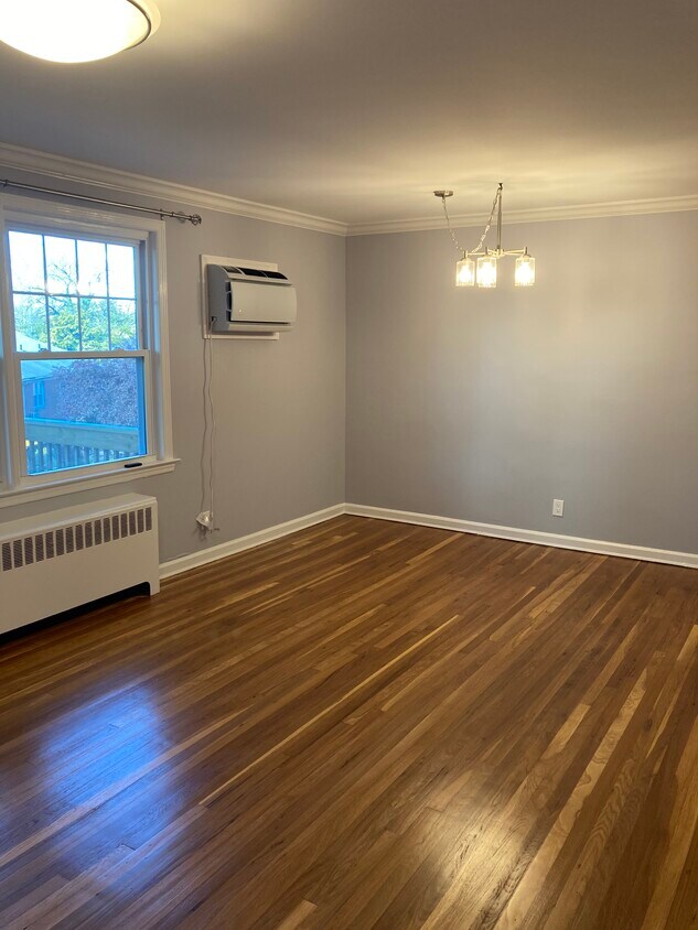 Primary Photo - 100 Cedar St