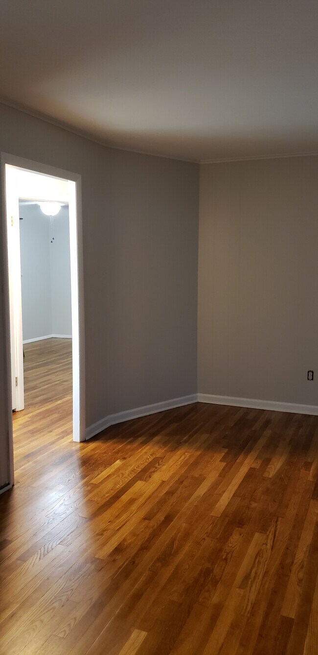 Living room - 32160 Bainbridge Rd