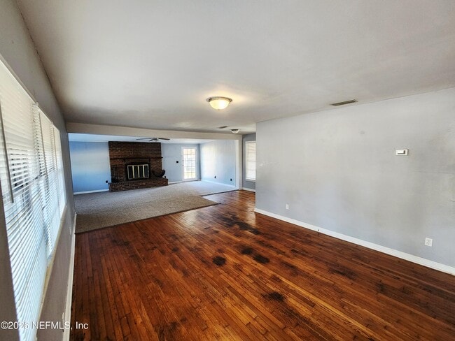 Foto del edificio - 2358 Broward Rd