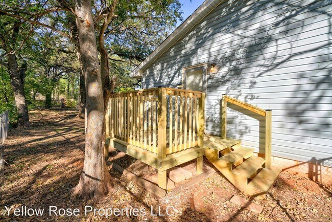 Building Photo - 3 br, 1.5 bath House - 2314 SE 143rd Ave.