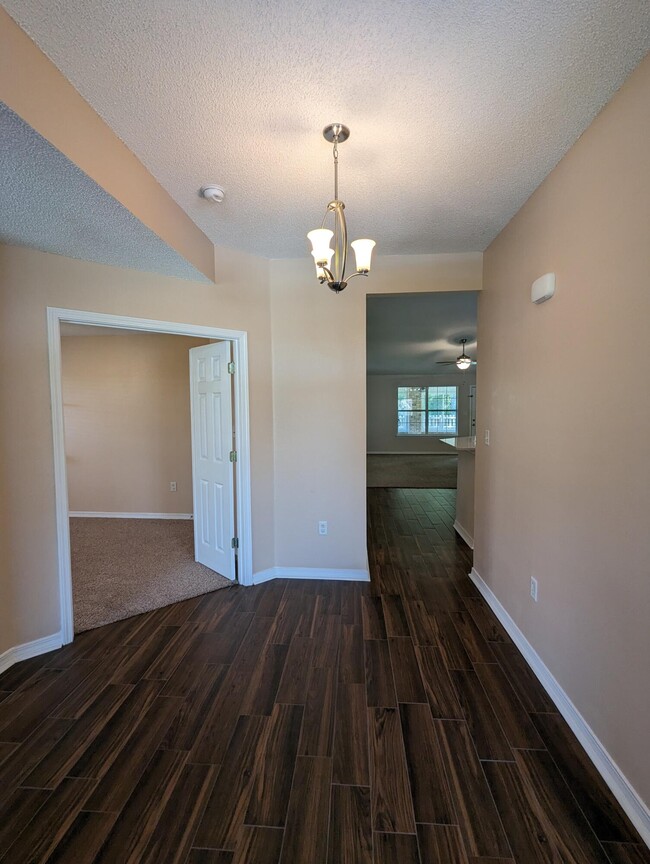 Foto del edificio - 9768 Parker Lake Cir