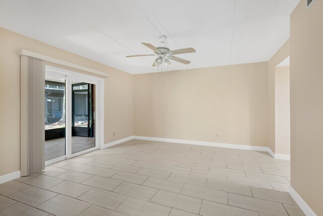 Foto del edificio - 1120 84th Ave N