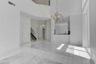 Building Photo - 8953 Diamond Falls Dr